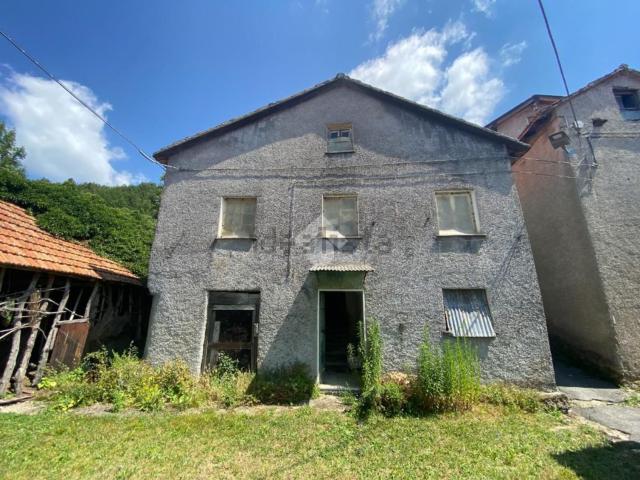 Casa in vendita a Montoggio, Liguria