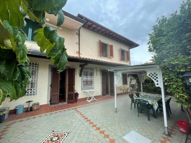 Casa in vendita a Vittoria Apuana, Forte Dei Marmi