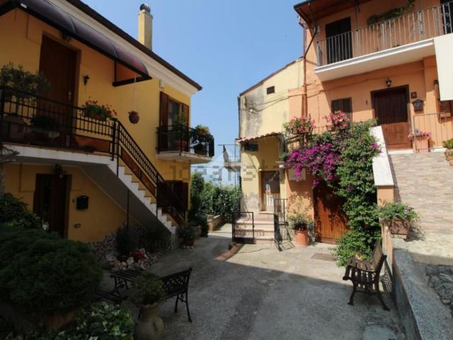 Casa in vendita a Bellante Stazione, Bellante