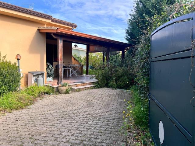 Casa in vendita a Campofelice Di Roccella, Sicilia