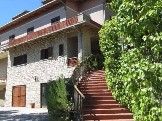 Casa in vendita a Ferentillo, Umbria