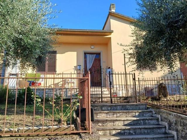 Casa in vendita a Abbadia di Montepulciano, Abbadia Di Montepulciano