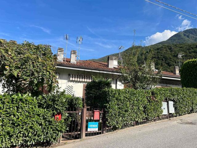 Casa in vendita a Chiaro, Colico