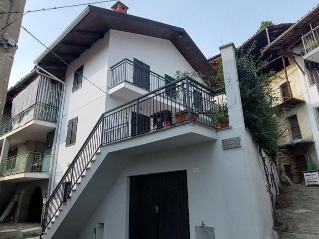 Casa in vendita a Val di Chy, Piemonte