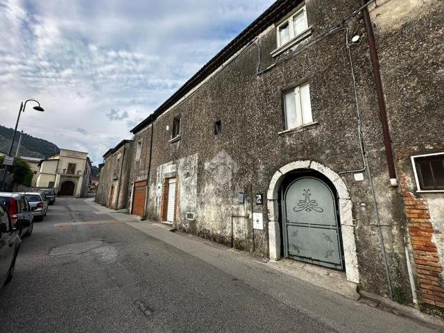 Casa in vendita a Montesarchio, Campania