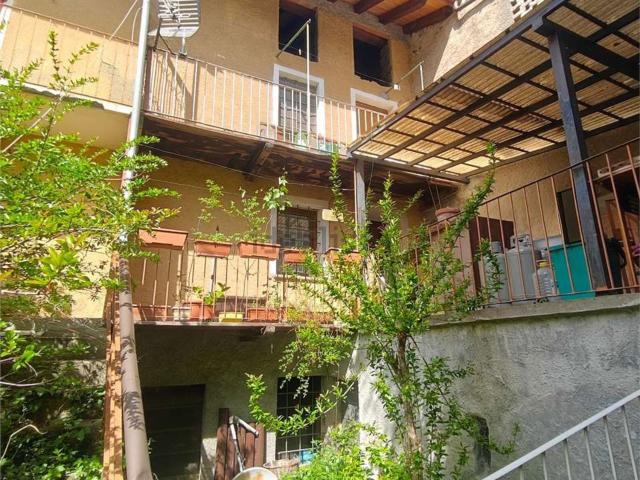 Casa in vendita a Montjovet, Aosta
