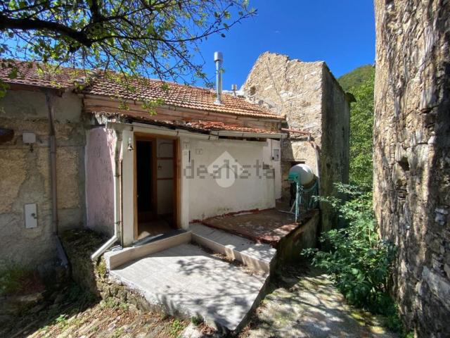 Casa in vendita a Tonno, Liguria