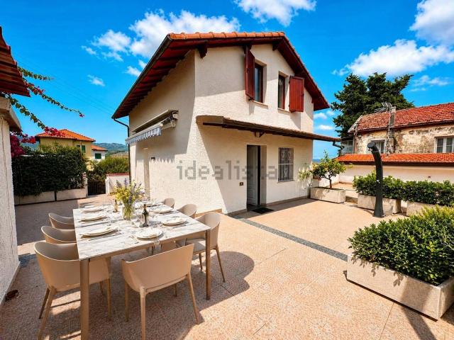 Casa in vendita a Imperia, Liguria