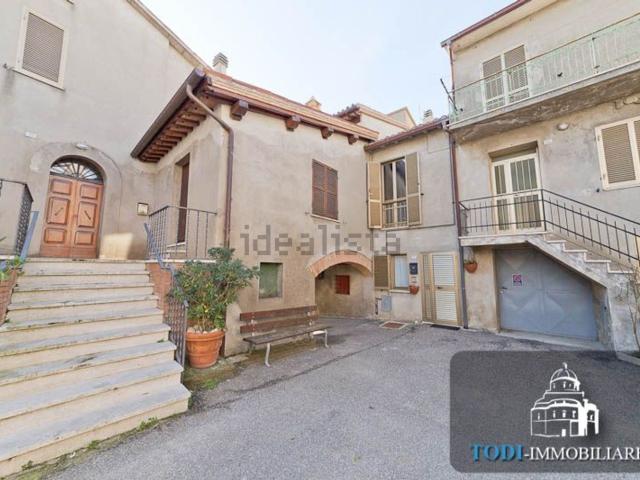 Casa in vendita a Izzalini, Umbria