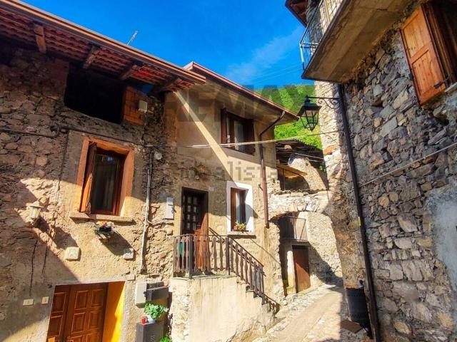 Casa in vendita a Comunità montana della valle Camonica, Losine