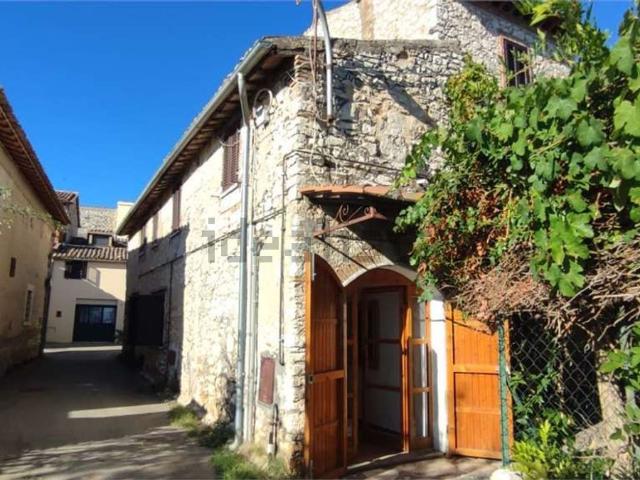 Casa in vendita a Guardea, Umbria