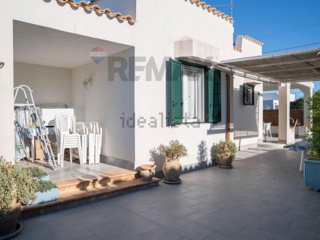 Casa in vendita a Fontane Bianche, Siracusa