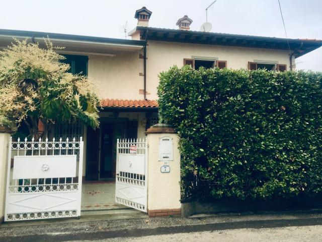 Casa in vendita a Roma Imperiale, Forte dei Marmi