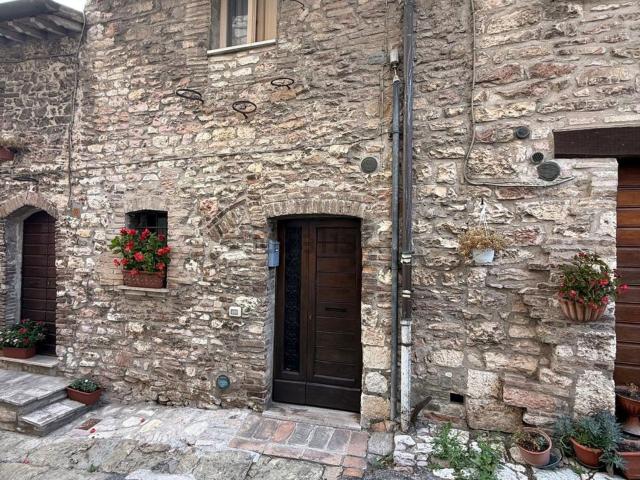Casa in vendita a Assisi, Perugia