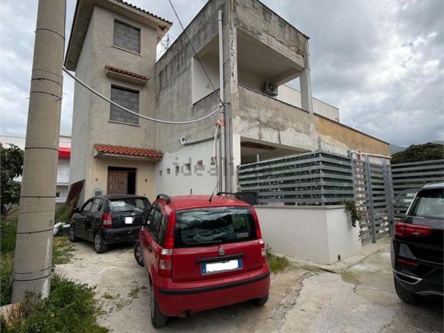 Casa in vendita a Carini, Sicilia