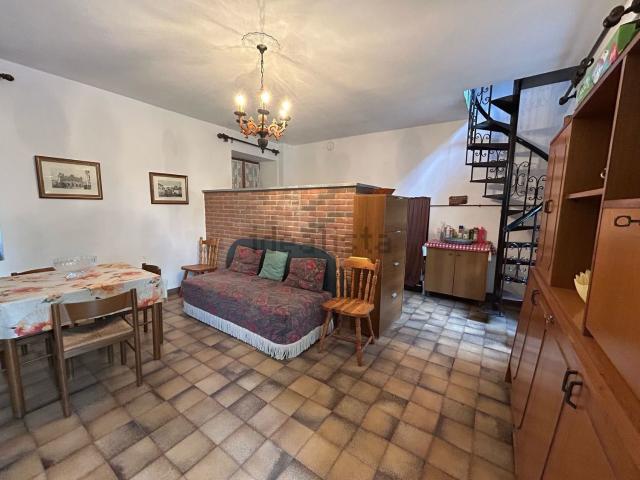 Casa in vendita a Alta Val Tidone, Nibbiano