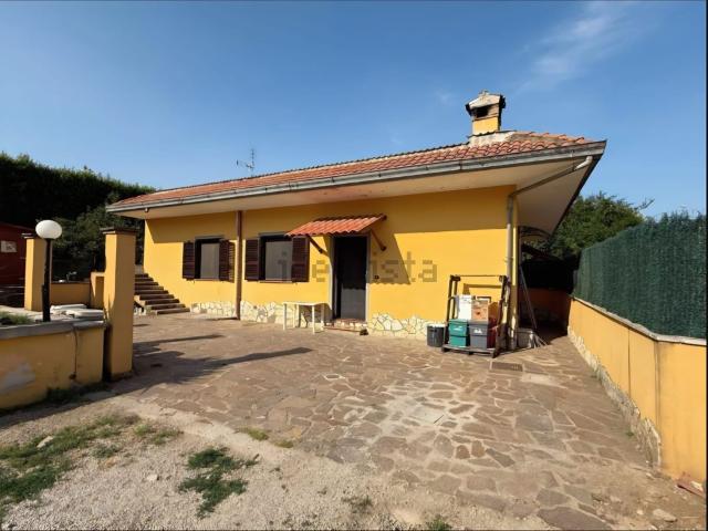 Casa in vendita a Valle Mazzone, Roma Capitale