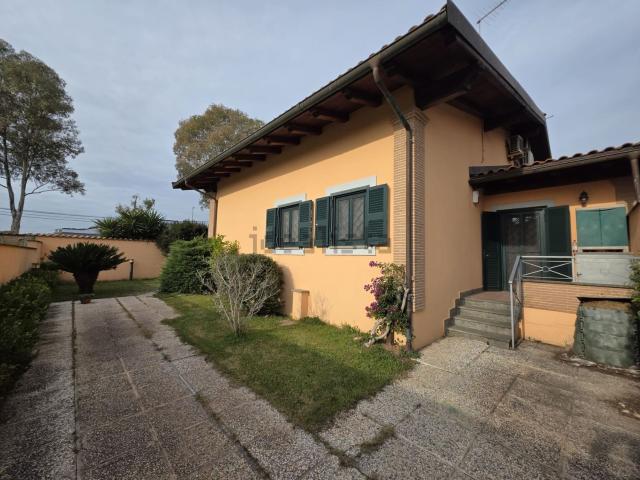 Casa in vendita a Stagni di Ostia, Roma Capitale