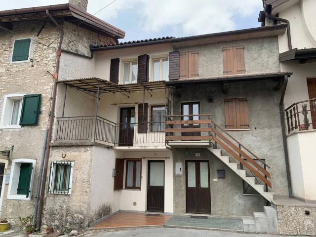 Casa in vendita a Borgo Valbelluna, Stabie
