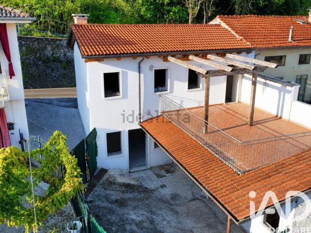 Casa in vendita a Trissino, Veneto