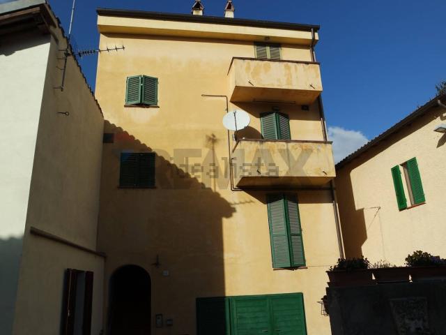 Casa in vendita a Foligno, Umbria