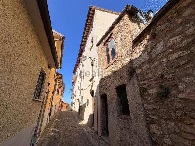 Casa in vendita a Gualdo Tadino, Umbria