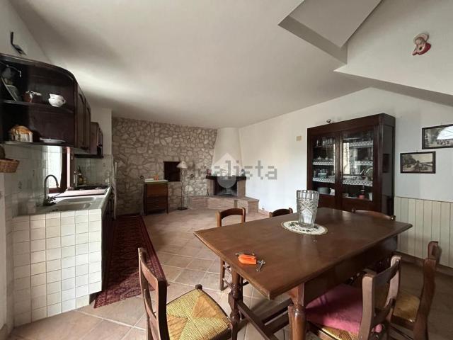 Casa in vendita a Guardea, Umbria