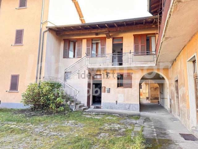 Casa in vendita a Bardello, Lombardia