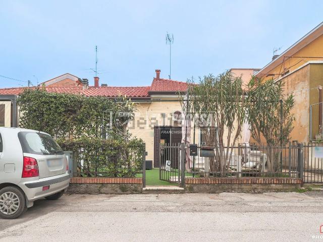 Casa in vendita a Rimini, Reggio Emilia