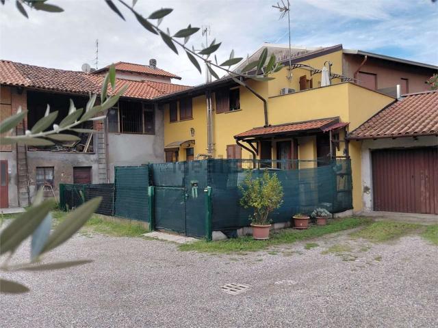 Casa in vendita a Busto Garolfo, Milano