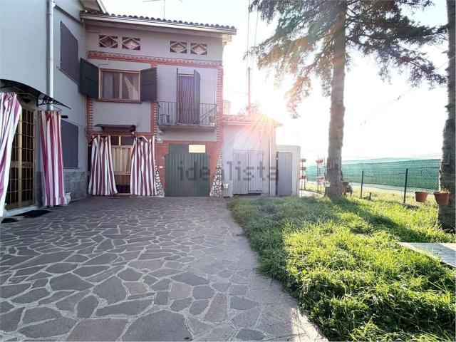Casa in vendita a Bassa Reggiana, Re