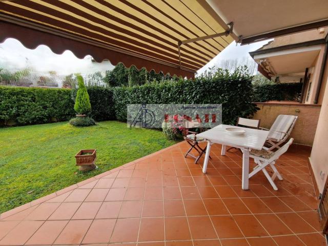 Casa in vendita a Montignoso, Toscana