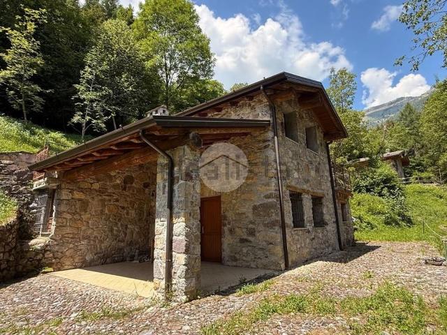 Casa in vendita a Comunità montana della valle Camonica, Ono San Pietro