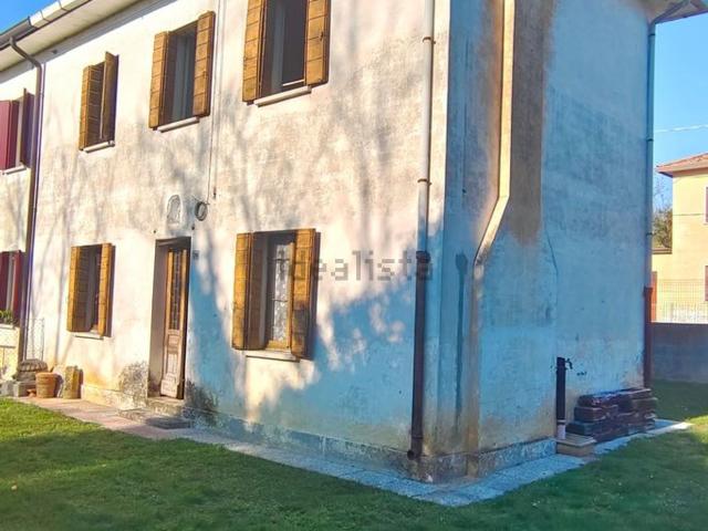 Casa in vendita a Susegana, Veneto