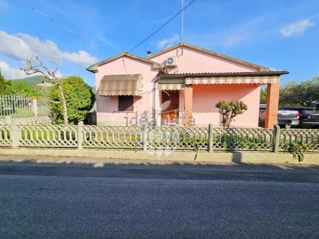 Casa in vendita a Dogana, Luni