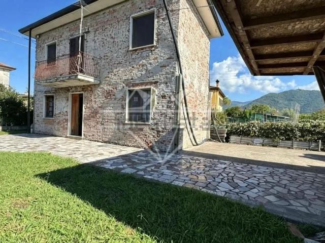 Casa in vendita a Battilana, Carrara