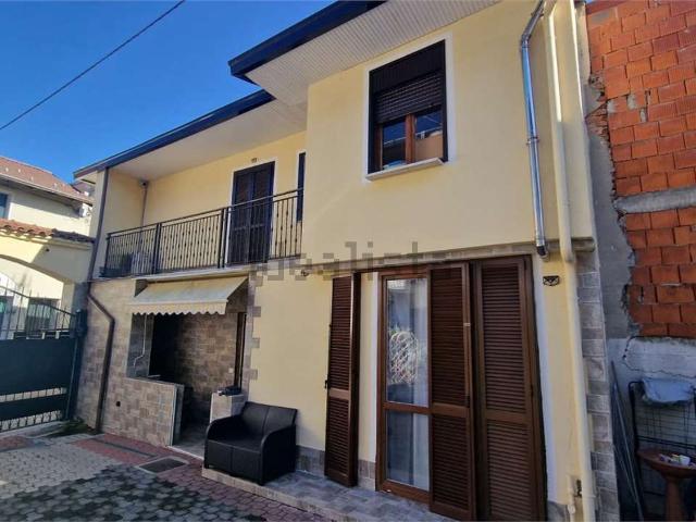 Casa in vendita a Suno, Novara