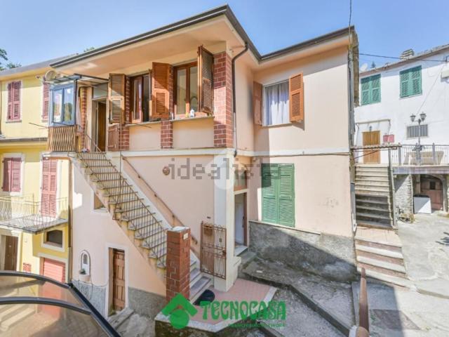 Casa in vendita a Follo, Liguria