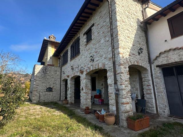 Casa in vendita a Labro, Lazio