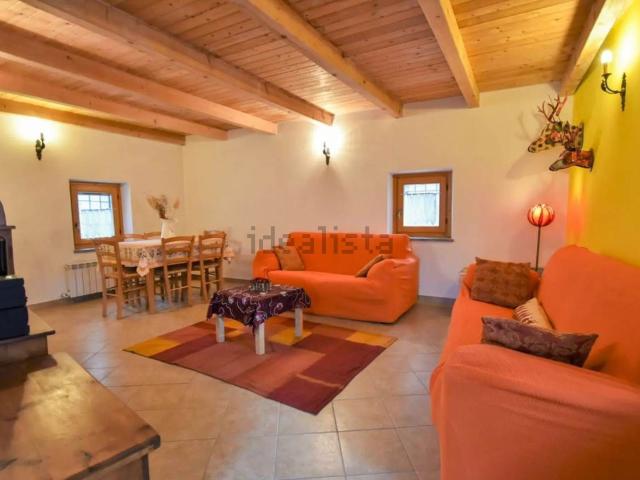 Casa in vendita a Dubino, Lombardia