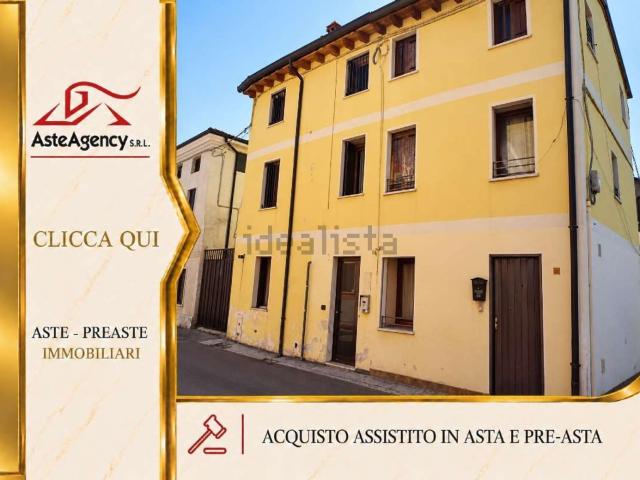 Casa in vendita a Centro, Thiene