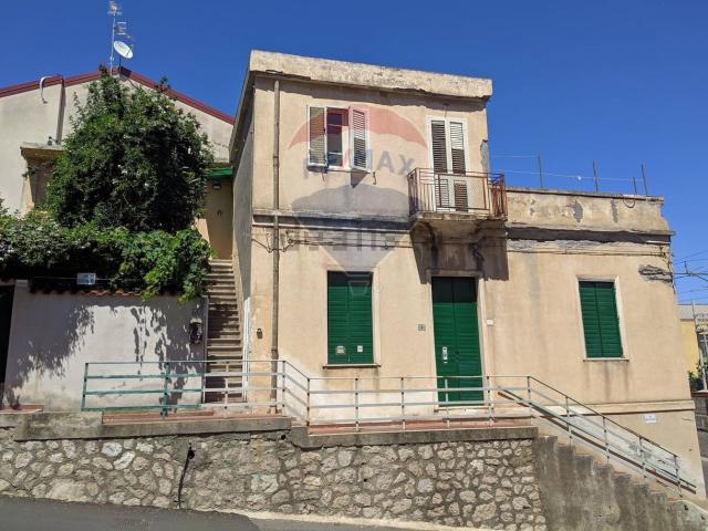 Casa in vendita a Santa Teresa Di Riva, Sicilia