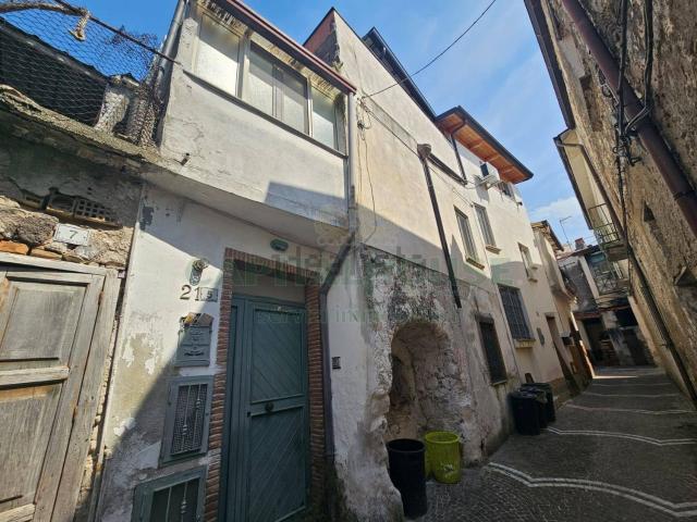Casa in vendita a Calvi Risorta, Campania