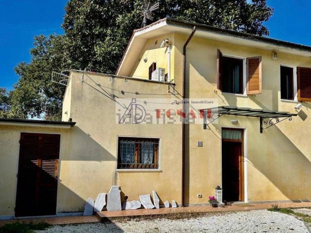 Casa in vendita a Tonfano, Toscana