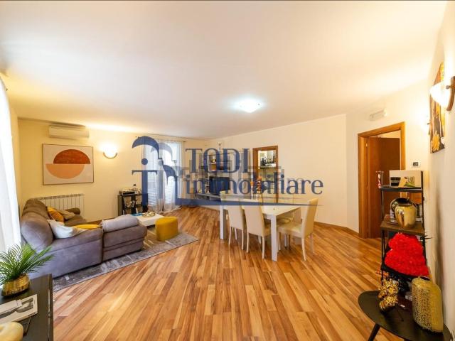 Casa in vendita a Izzalini, Umbria