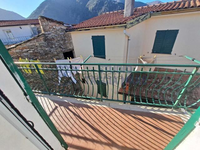 Casa in vendita a Carpasio, Liguria