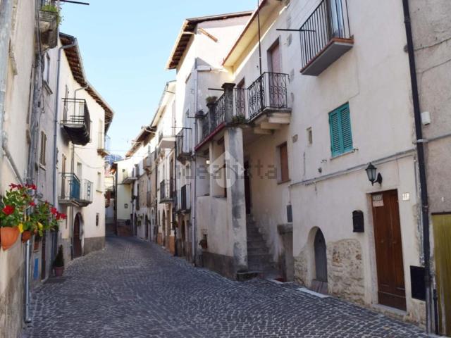 Casa in vendita a Tagliacozzo, Abruzzo