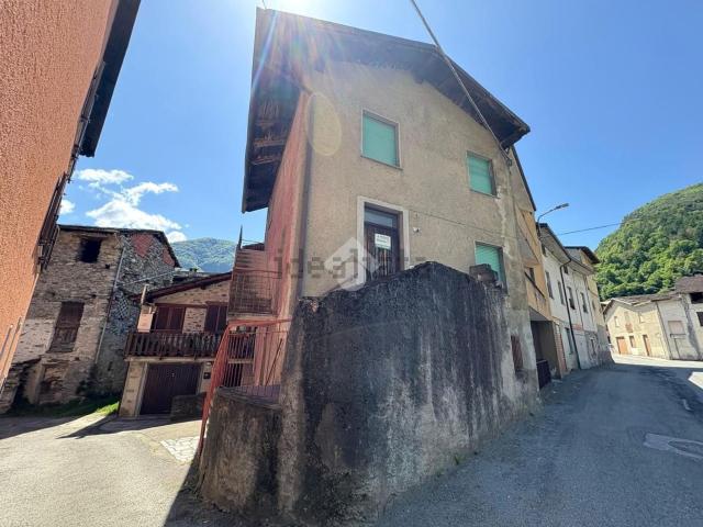 Casa in vendita a Ardenno, Lombardia