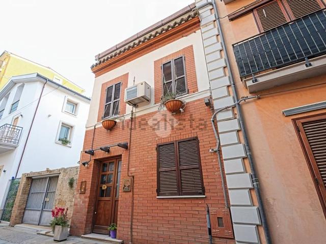 Casa in vendita a Marina centro, Marche