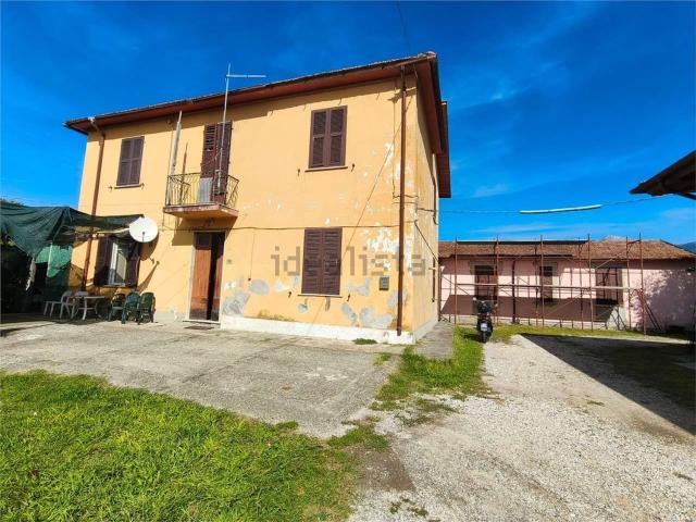 Casa in vendita a Cinque Vie, Massa